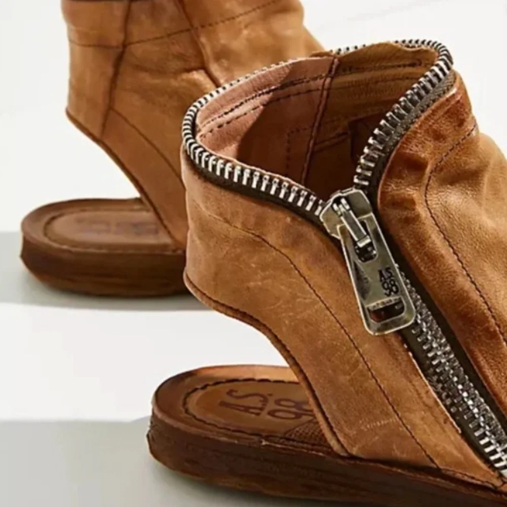 Hazey Zip Boot Sandals Tiger - Picture 4 of 7